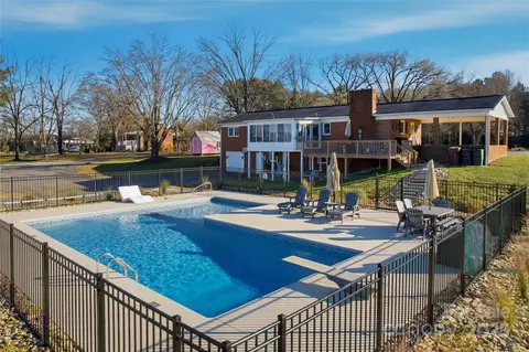 1400 Dry Ponds Rd, Granite Falls, NC 28630