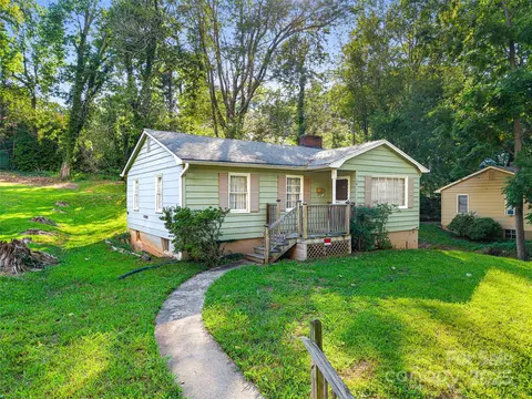 16 Melbourne Pl, Asheville, NC 28801