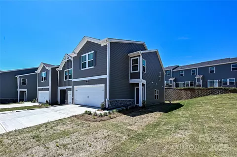 8041 Hidden Springs Trl, Charlotte, NC 28216