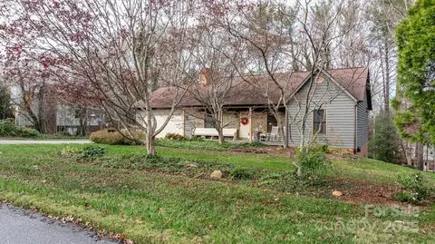 115 Apple Blossom Dr, Morganton, NC 28655
