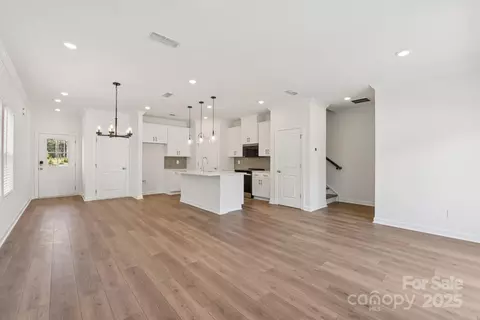 Living - 421 Markridge Loop, Fort Mill, SC 29708 photo 1 of 1