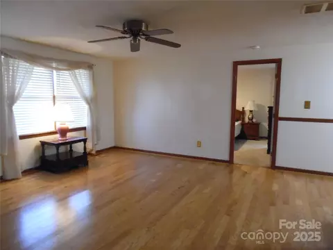 Living - 106 Belleview Ne Dr NE, Conover, NC 28613 photo 1 of 4