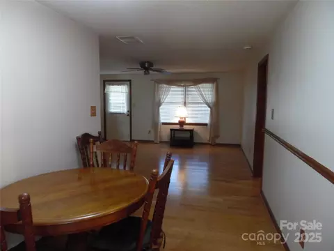 Living - 106 Belleview Ne Dr NE, Conover, NC 28613 photo 3 of 4
