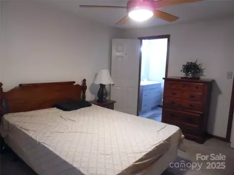 Bedroom - 106 Belleview Ne Dr NE, Conover, NC 28613 photo 2 of 4