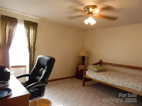 Bedroom - 106 Belleview Ne Dr NE, Conover, NC 28613 photo 4 of 4