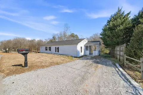 702 N 9th St, Bessemer City, NC 28016