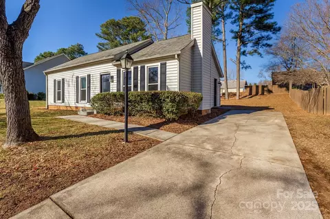2334 Snow Creek Ln, Charlotte, NC 28273