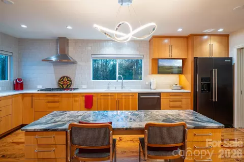 1330 Cedar Ln, Charlotte, NC 28226