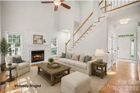 214 Harbor Landing Dr, Mooresville, NC 28117