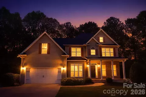 214 Harbor Landing Dr, Mooresville, NC 28117