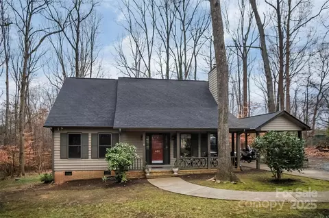 401 Saddlewood Dr, Gastonia, NC 28056