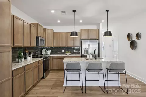 7717 Ethora Way, Charlotte, NC 28216