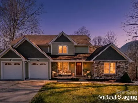 98 Sovereign Ln, Fairview, NC 28730