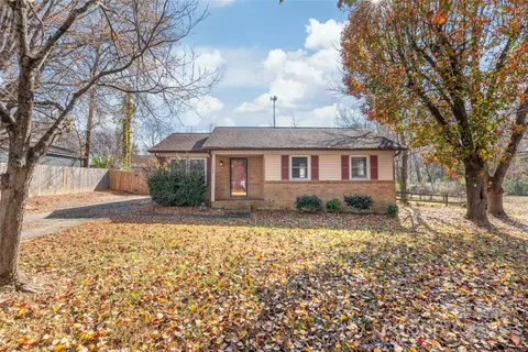 5703 Hillcrest Cir, Indian Trail, NC 28079