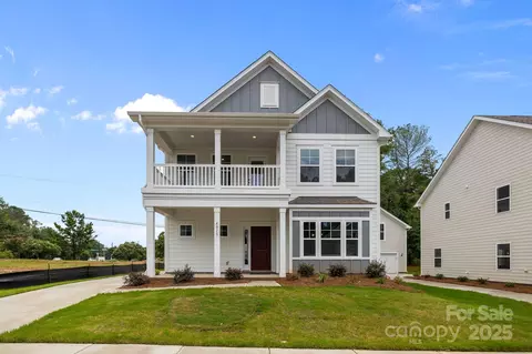 4013 Grommet Ct, Matthews, NC 28105