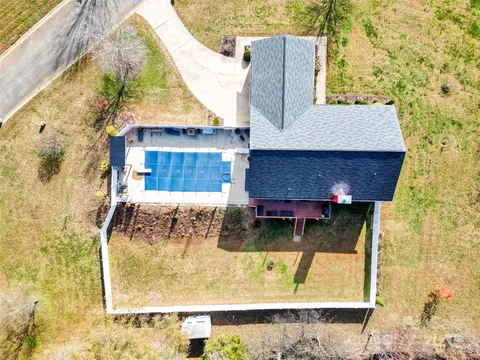 View/Area - 1659 Buffett Cir, Hickory, NC 28602 photo 4 of 11