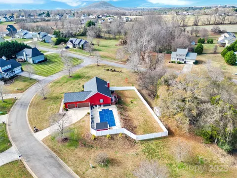View/Area - 1659 Buffett Cir, Hickory, NC 28602 photo 2 of 11