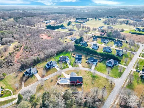 View/Area - 1659 Buffett Cir, Hickory, NC 28602 photo 10 of 11