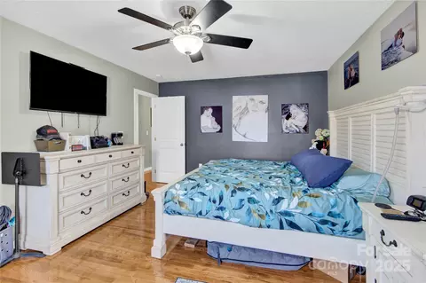 Bedroom - 1659 Buffett Cir, Hickory, NC 28602 photo 3 of 5