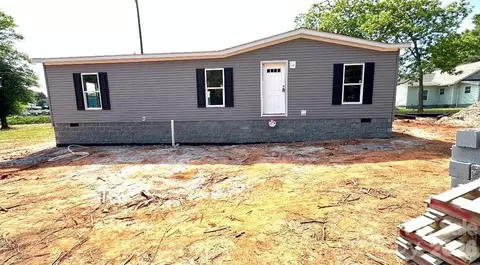 276 Mulberry St, Forest City, NC 28043