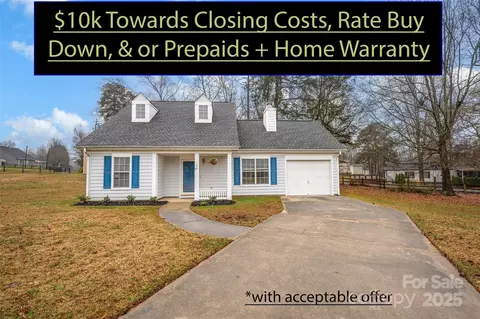 124 Indian Paint Brush Dr, Mooresville, NC 28115