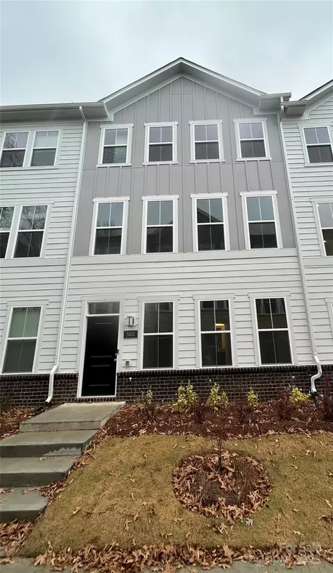 5011 Rill Ct, Charlotte, NC 28262