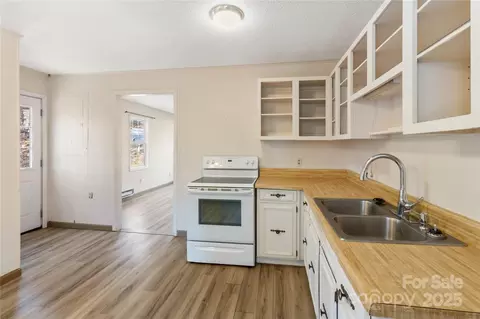 Kitchen - 34 Scot Turn, Mill Spring, NC 28756 photo 1 of 1