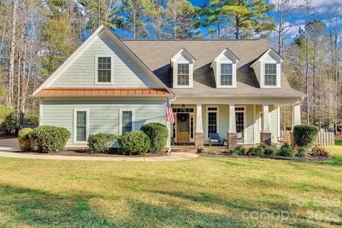 481 Evergreen Rd, Lake Wylie, SC 29710