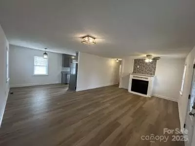 Living - 1018 Starcliff Cir, Lancaster, SC 29720 photo 2 of 5