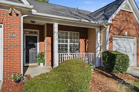 6246 Meadow Glen Ln, Harrisburg, NC 28075