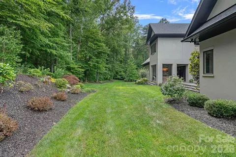 Exterior - 17627 Stuttgart Rd, Davidson, NC 28036 photo 2 of 8