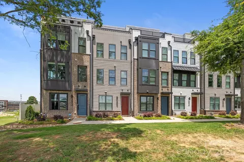 5006 Tiny Ln, Charlotte, NC 28203