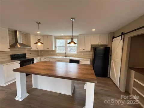 Kitchen - 4765 Logging Rd, Lancaster, SC 29720 photo 1 of 2