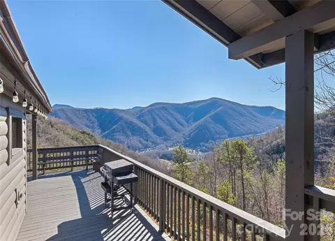 643 Bent Tree Rd, Maggie Valley, NC 28751