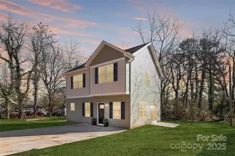 1818 Wilson W Lee Blvd, Statesville, NC 28677