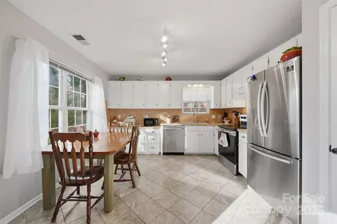 Kitchen - 102 Brandywine Ne T1 Dr NE #T1, Conover, NC 28613 photo 1 of 4