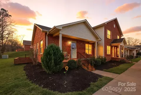 102 Brandywine Ne T1 Dr NE #T1, Conover, NC 28613