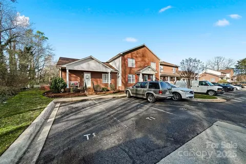 Exterior - 102 Brandywine Ne T1 Dr NE #T1, Conover, NC 28613 photo 1 of 5