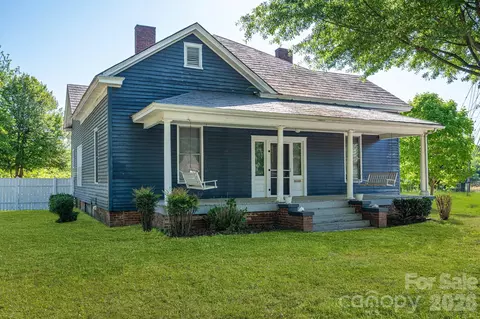 331 S Laurel St, Lincolnton, NC 28092