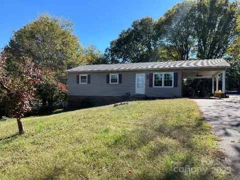 1115 Sandhurst 9 Dr #9, Newton, NC 28658