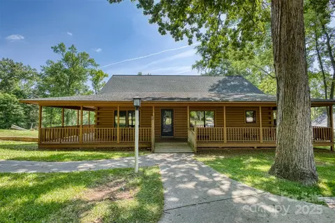993 Jackson Rd, Fort Lawn, SC 29714