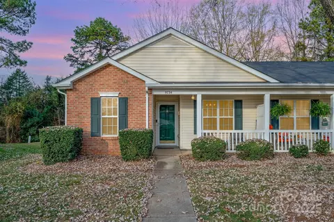 9734 Kennerly Cove Ct, Charlotte, NC 28269