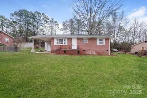 2635 Skyland Dr, Gastonia, NC 28052