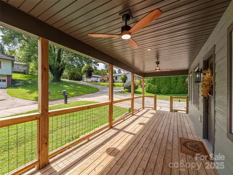 Exterior - 93 Cresthaven Dr, Clyde, NC 28721 photo 4 of 9
