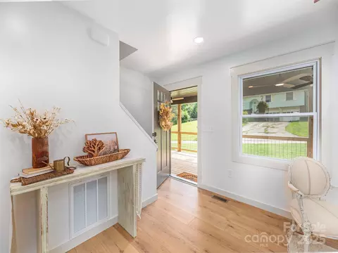 Entry Way - 93 Cresthaven Dr, Clyde, NC 28721 photo 1 of 1