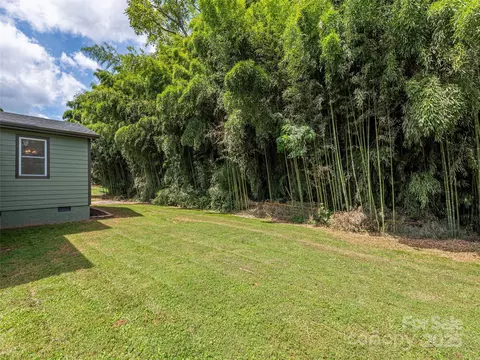 Exterior - 93 Cresthaven Dr, Clyde, NC 28721 photo 8 of 9