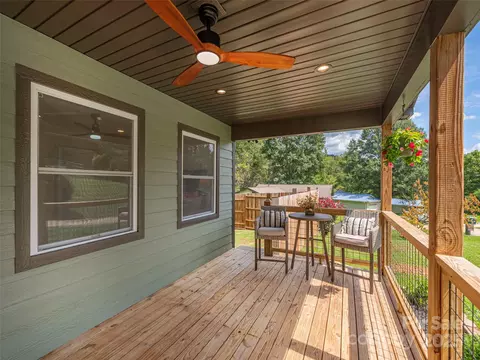 Exterior - 93 Cresthaven Dr, Clyde, NC 28721 photo 5 of 9