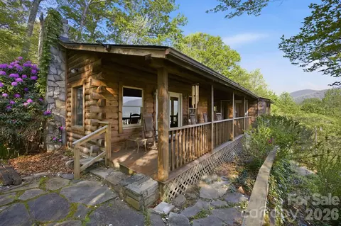 75 Red Oak Ln, Waynesville, NC 28786