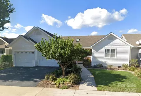 177 Charlestown Dr, Hendersonville, NC 28792