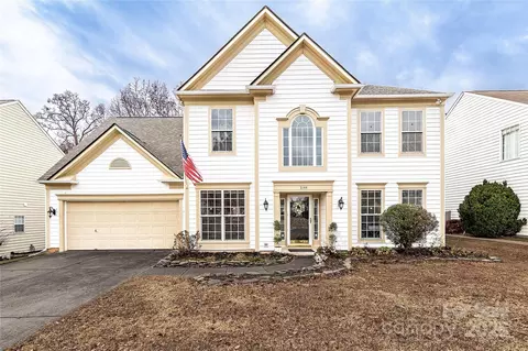 3144 Surreyhill Ct, Charlotte, NC 28270